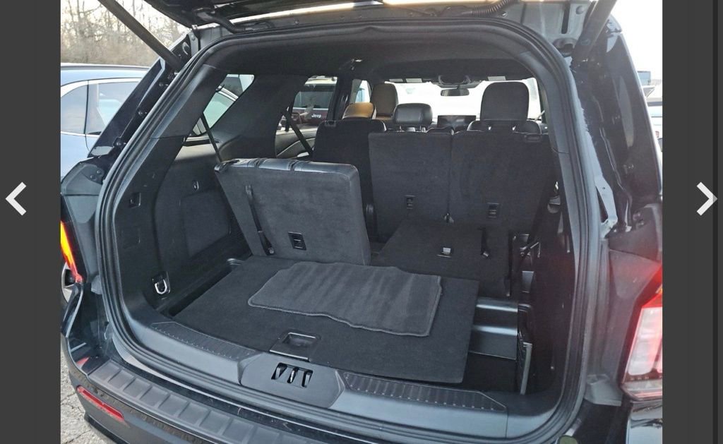 Used 2025 Ford Explorer ST-Line w/ ST-Line Street Pack image 18