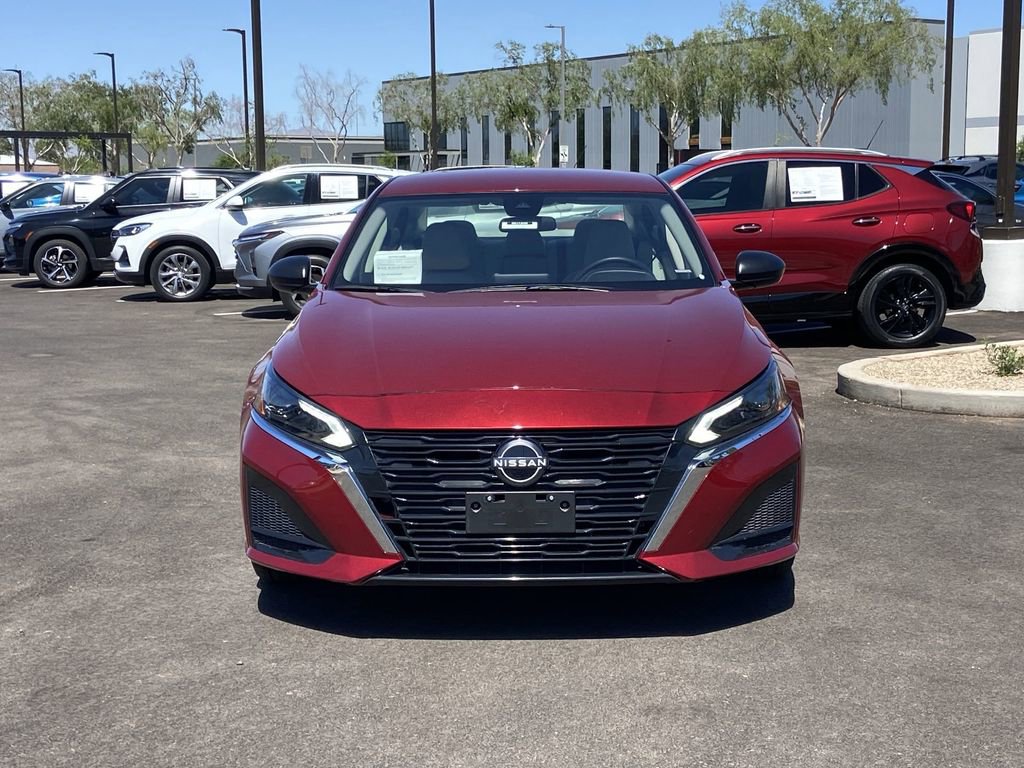 Used 2025 Nissan Altima 2.5 SV FWD image 3