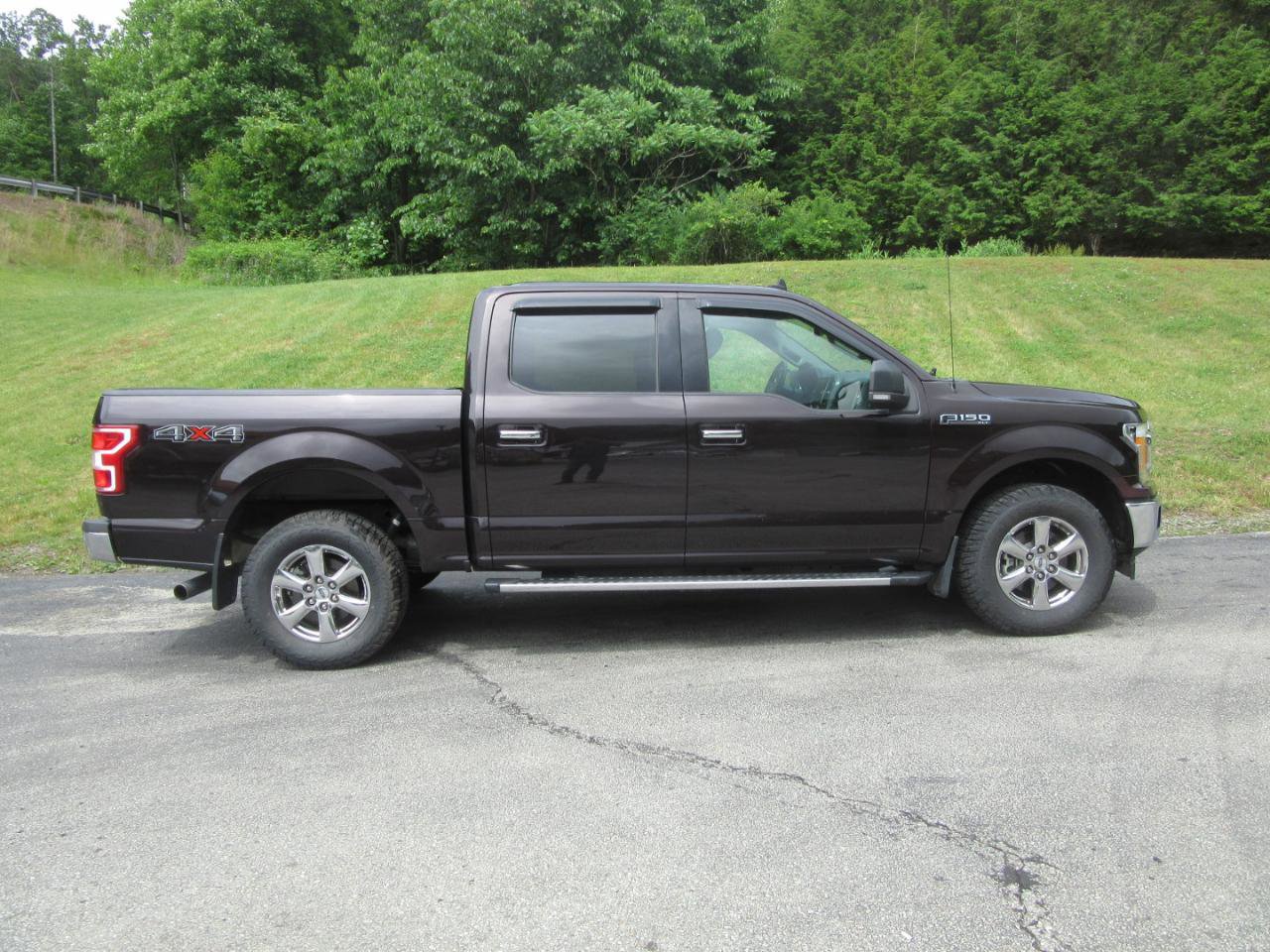Used 2019 Ford F150 XLT w/ Equipment Group 302A Luxury AWD/4WD image 2