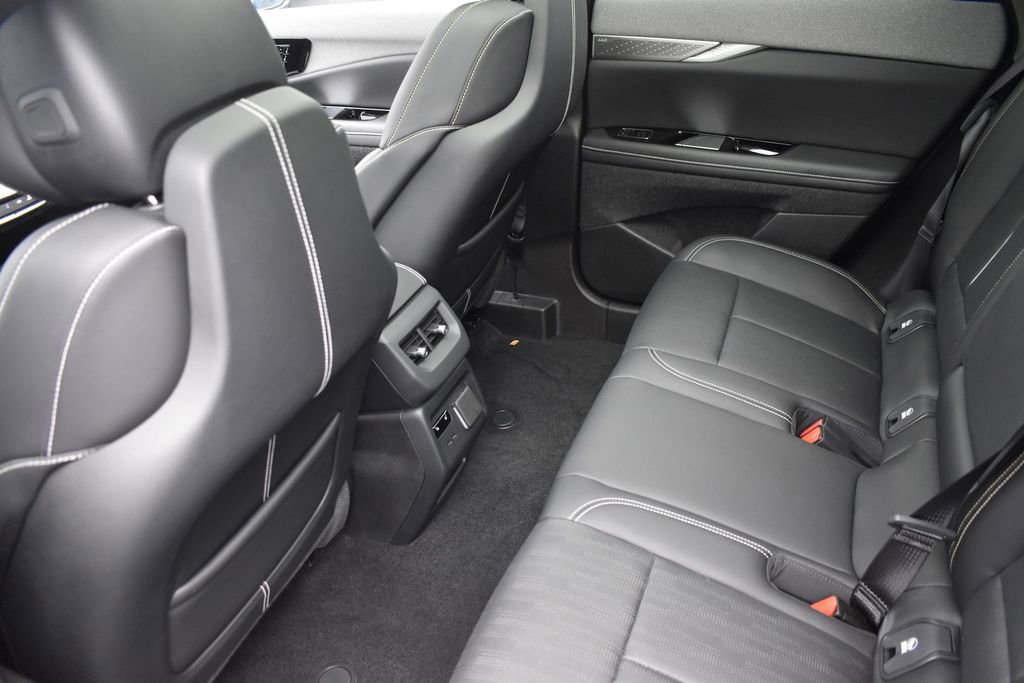 Certified 2025 Cadillac Optiq Luxury 2 AWD/4WD image 27