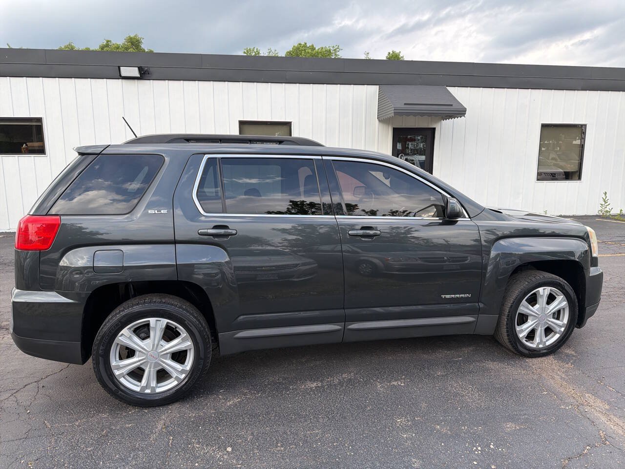 Used 2017 GMC Terrain SLE AWD/4WD image 7