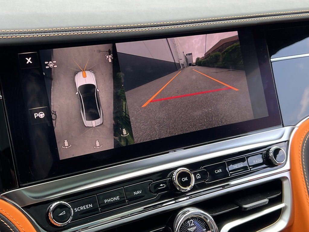 Certified 2025 Bentley Flying Spur Plug-In Hybrid image 28