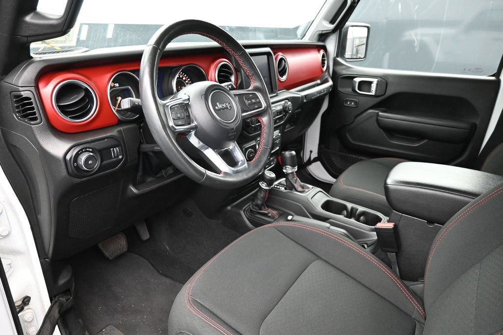 Used 2023 Jeep Wrangler Unlimited Rubicon w/ Cold Weather Group AWD/4WD image 17