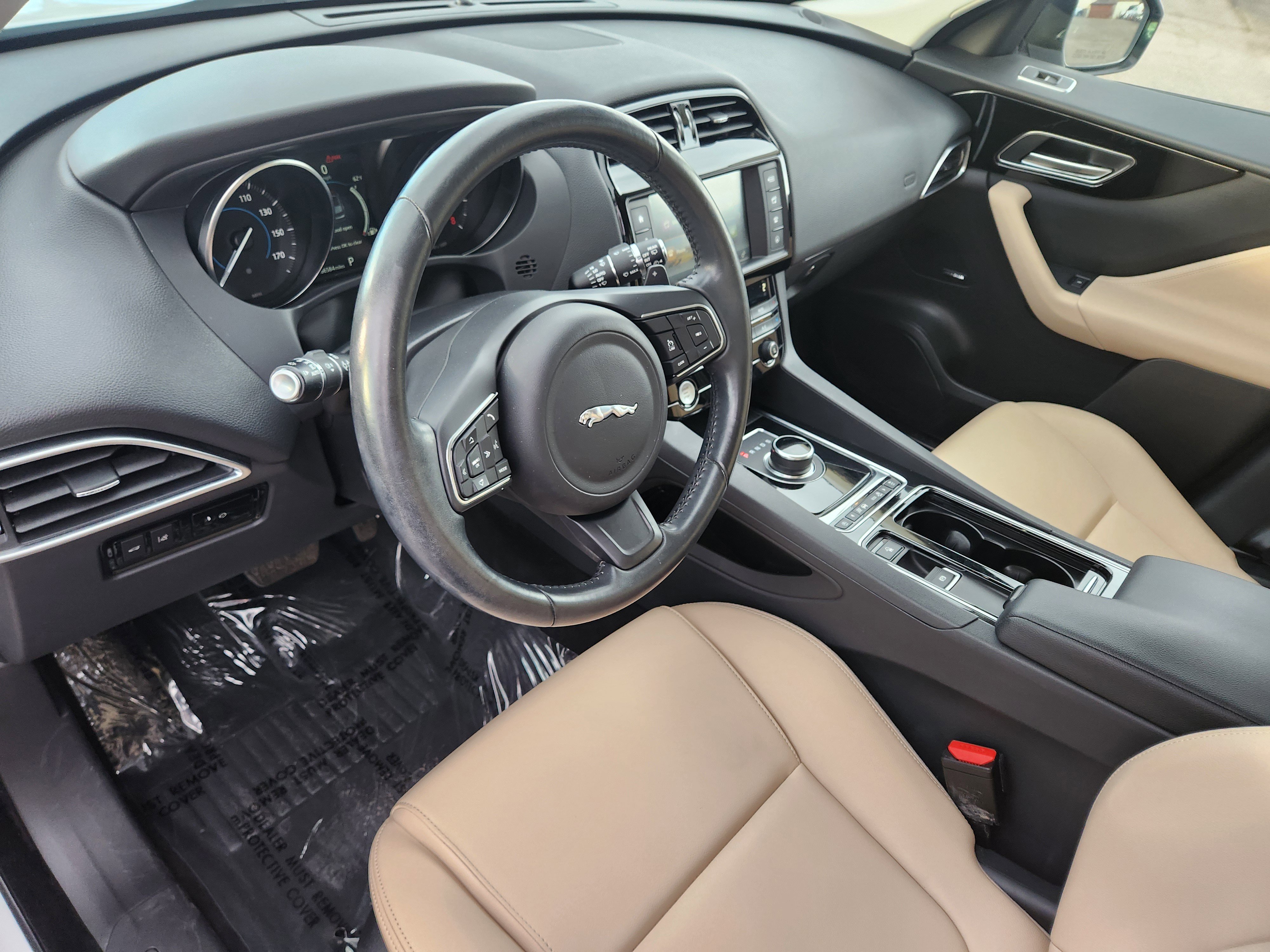 Used 2018 Jaguar F-PACE Premium image 18