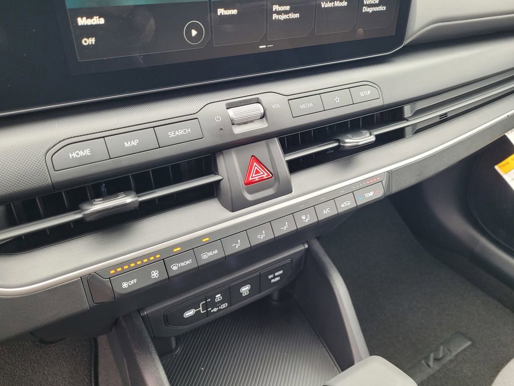 Used 2025 Kia K4 LXS image 15