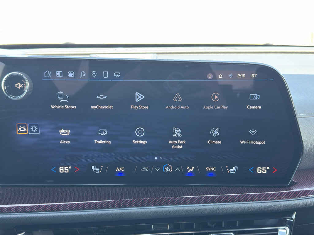 Used 2025 Chevrolet Traverse Z71 w/ Enhanced Driving Package AWD/4WD image 24