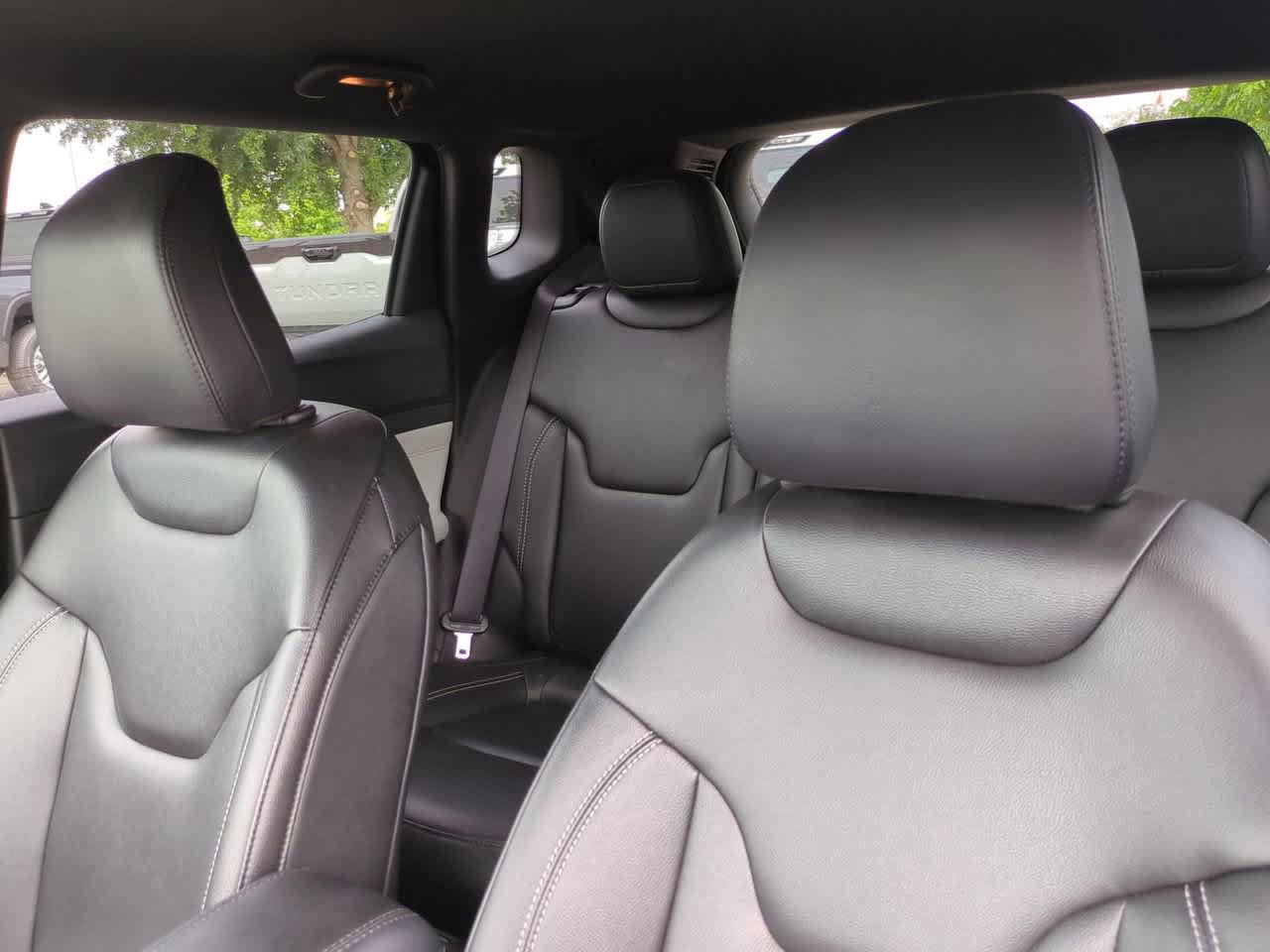 Used 2025 Jeep Compass Limited AWD/4WD image 8