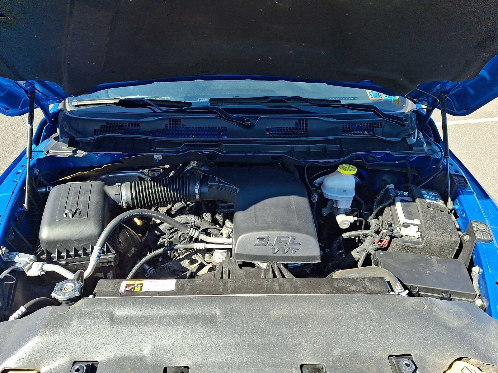 Used 2024 RAM 1500 Classic SLT AWD/4WD image 27