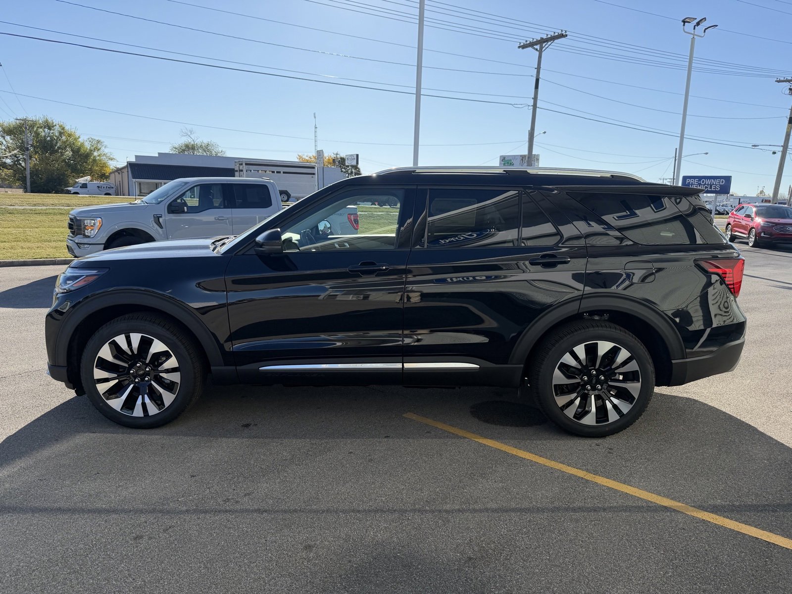 New 2026 Ford Explorer Platinum image 4