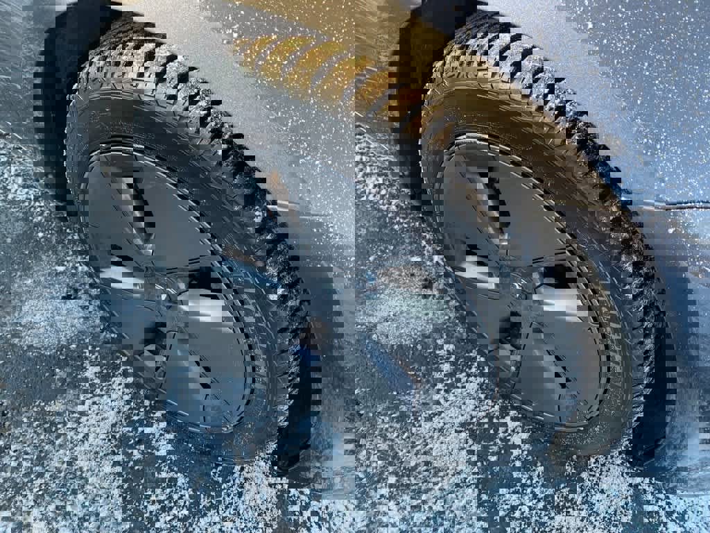 Used 2023 Tesla Model 3 Standard Range image 10