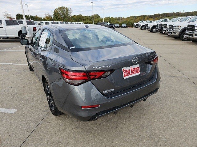 Used 2024 Nissan Sentra SV image 3