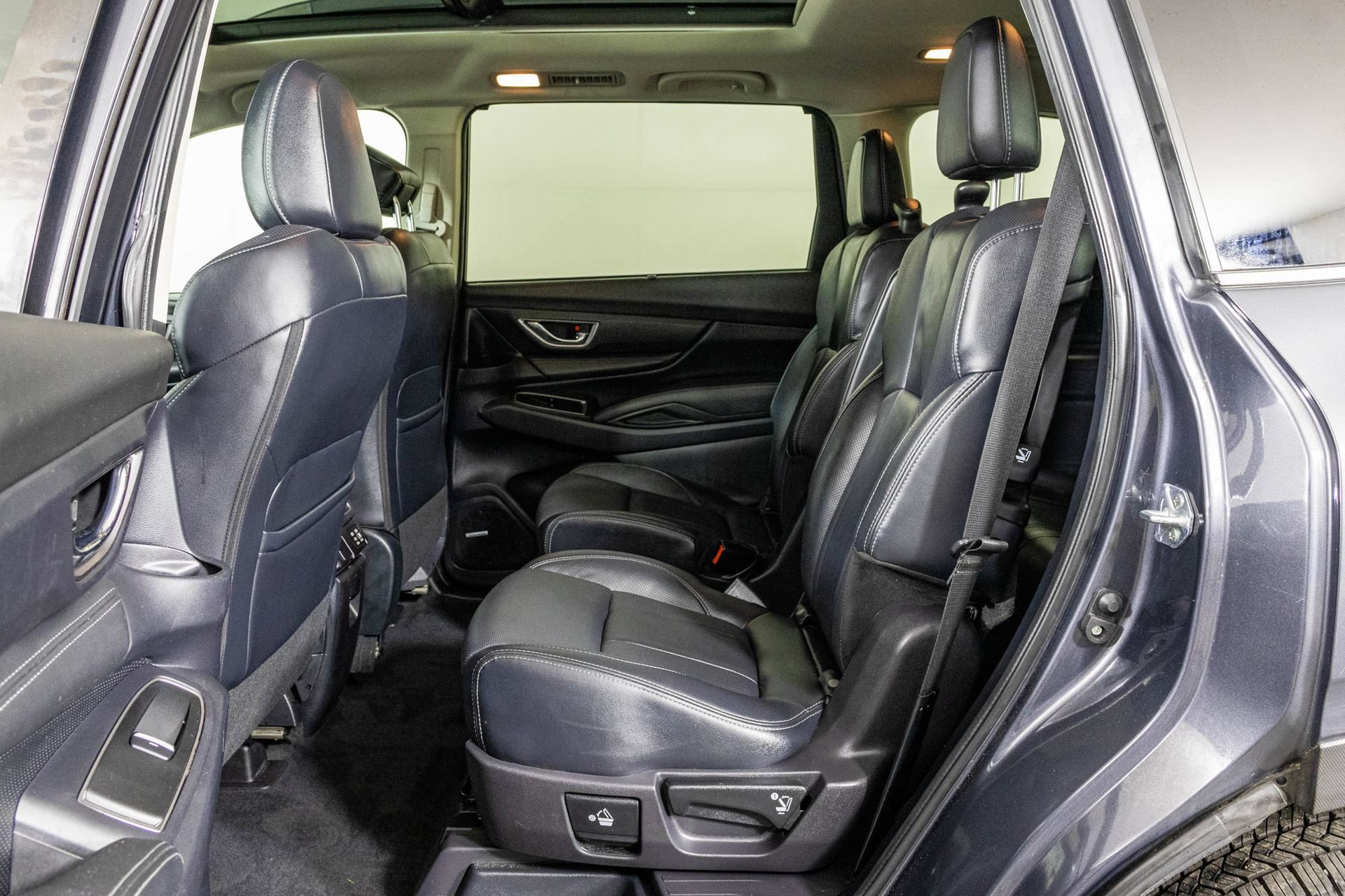 Used 2023 Subaru Ascent Limited w/ Technology Package AWD/4WD image 42