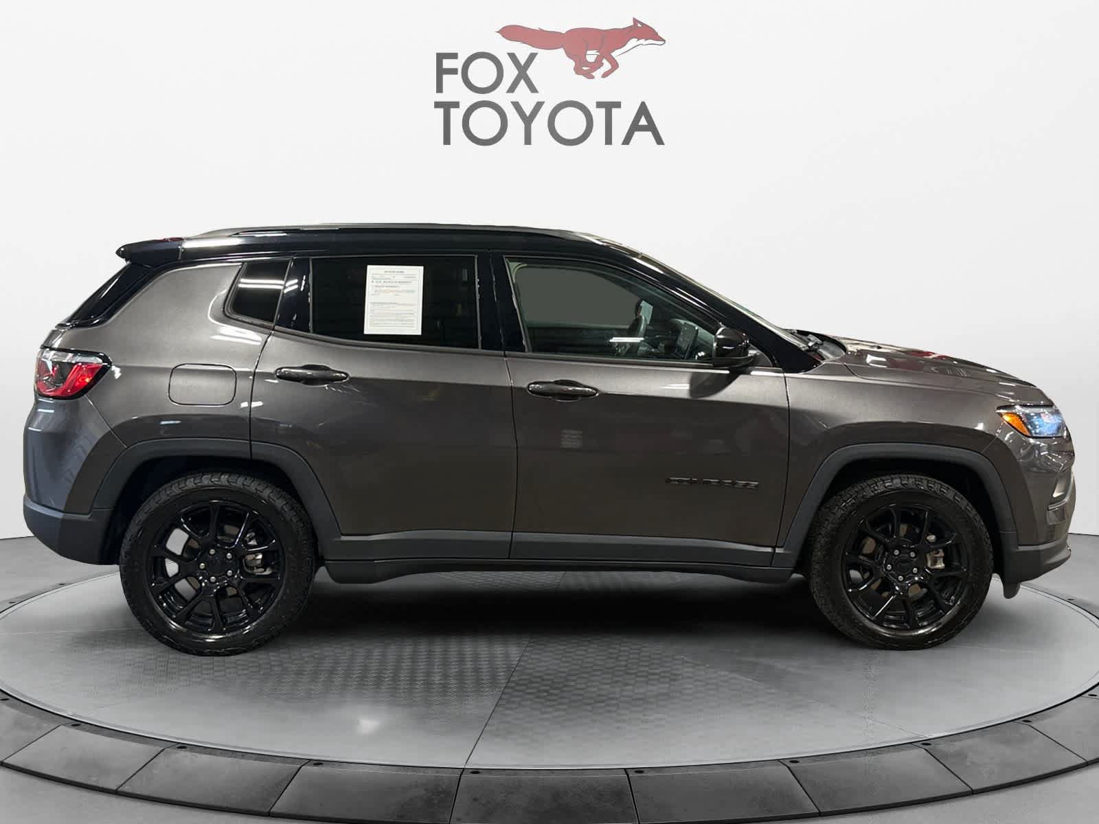 Used 2022 Jeep Compass Latitude FWD image 7