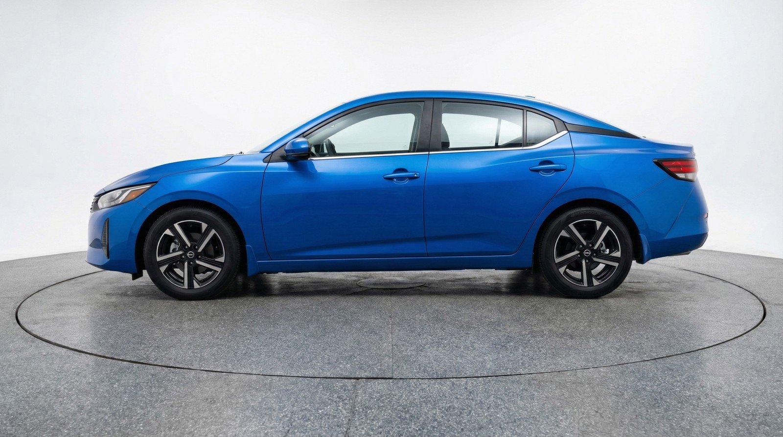 Used 2025 Nissan Sentra SV image 5