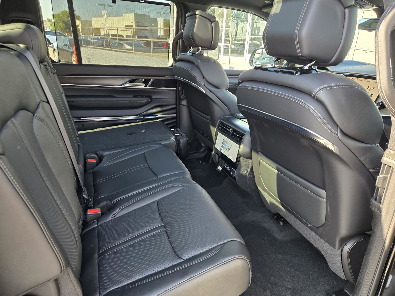 New 2026 Jeep Grand Wagoneer Summit w/ Premium Group III image 30