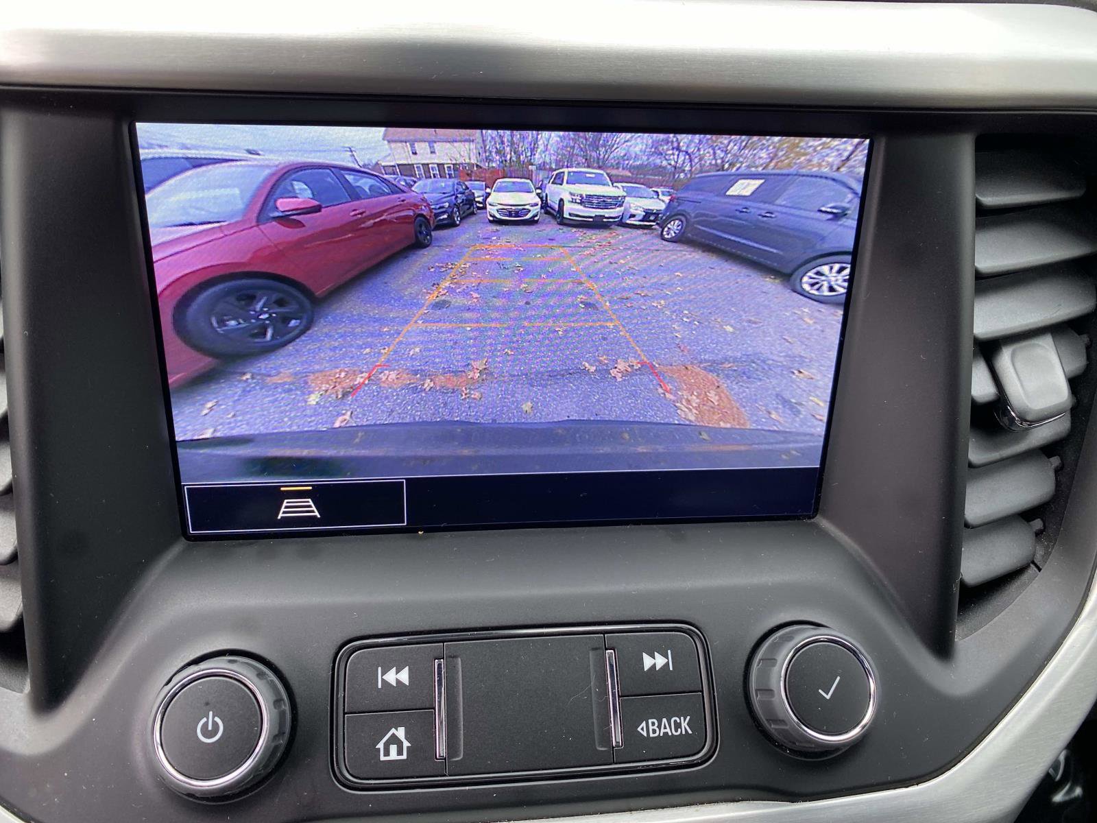 Used 2023 GMC Acadia SLT image 13