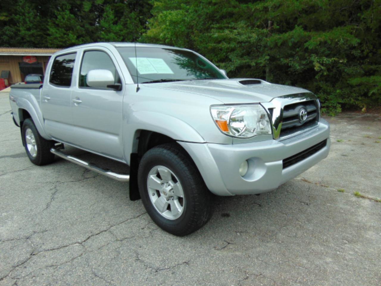 Used 2009 Toyota Tacoma PreRunner w/ TRD Sport Pkg RWD image 3