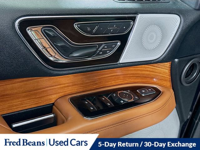 Used 2019 Lincoln Navigator L Reserve AWD/4WD image 19