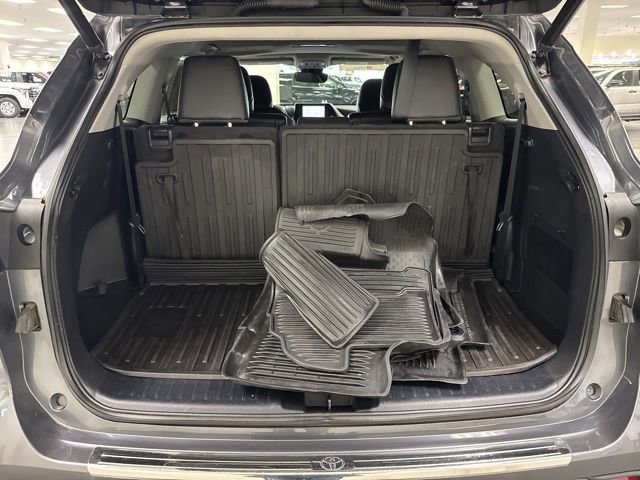 Used 2023 Toyota Highlander XLE w/ Protection Package #3 (TMS) image 16