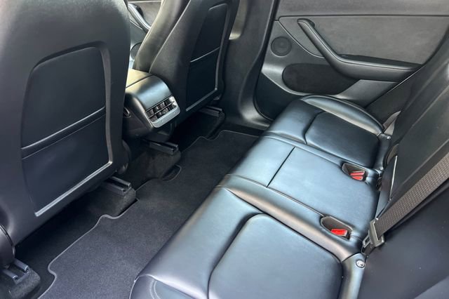 Used 2023 Tesla Model Y Long Range image 17