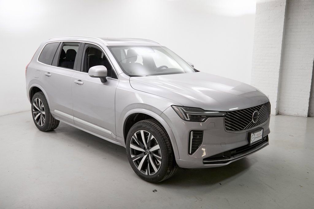 New 2026 Volvo XC90 B6 Core image 3