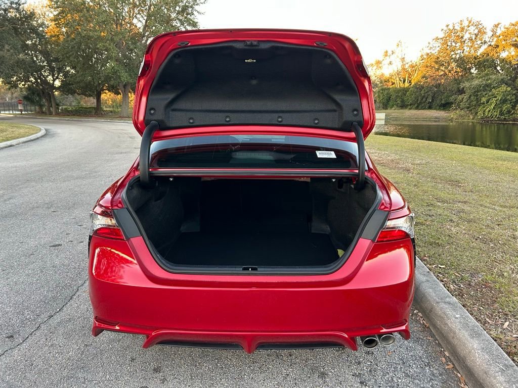 Used 2024 Toyota Camry SE image 10