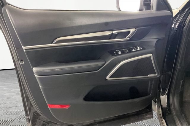 Used 2025 Kia Telluride S FWD image 16