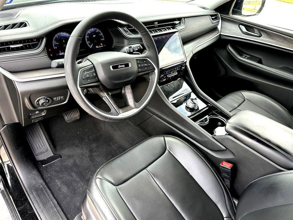 Used 2023 Jeep Grand Cherokee L Limited w/ Luxury Tech Group II RWD image 12