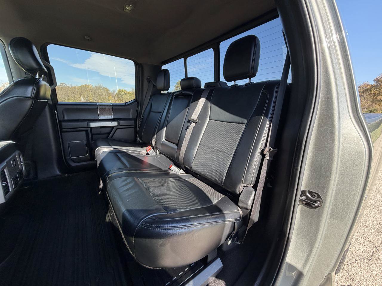 Used 2019 Ford F250 Lariat w/ Lariat Ultimate Package AWD/4WD image 37