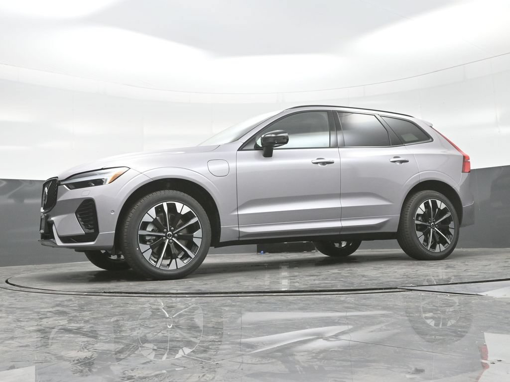 New 2026 Volvo XC60 T8 Plus w/ Climate Package PRO AWD/4WD image 24