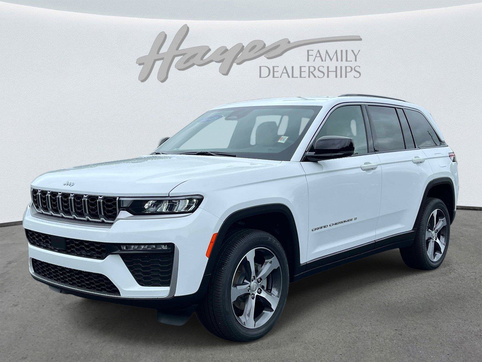 New 2026 Jeep Grand Cherokee Limited RWD image 5