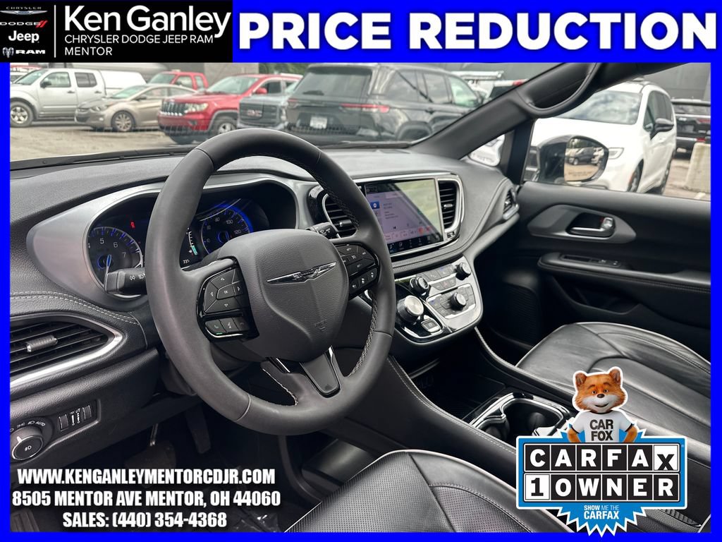 Certified 2025 Chrysler Pacifica Limited FWD image 21