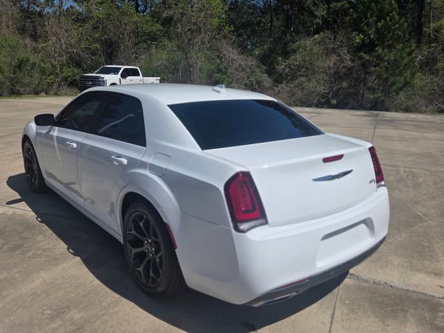 Used 2019 Chrysler 300 S image 3