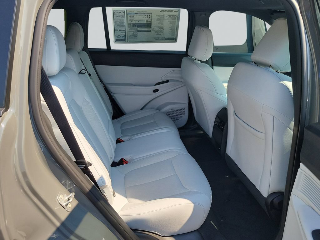 New 2026 Jeep Cherokee Laredo AWD/4WD image 32