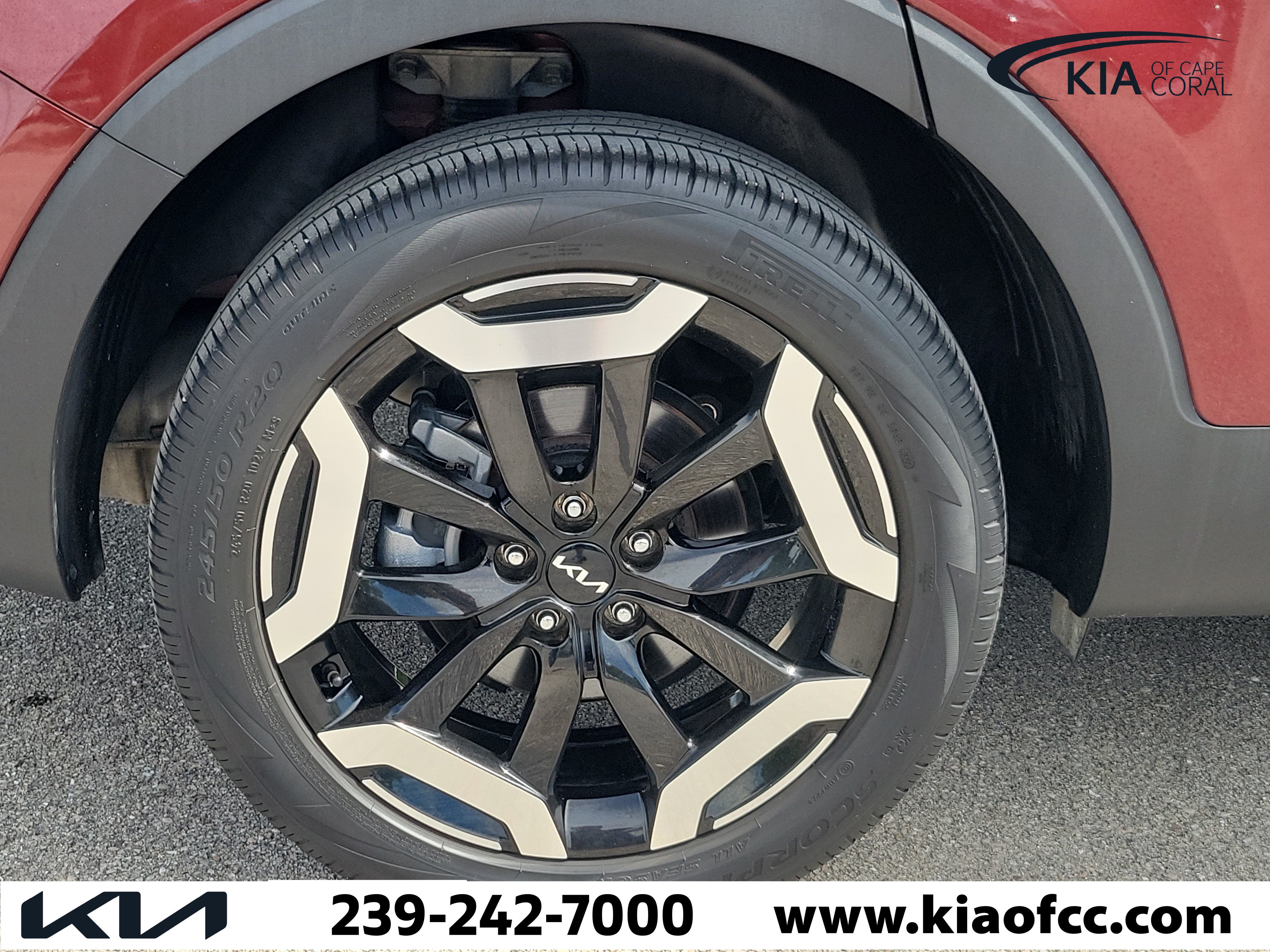 Certified 2023 Kia Telluride S w/ S Sunroof Package AWD/4WD image 9