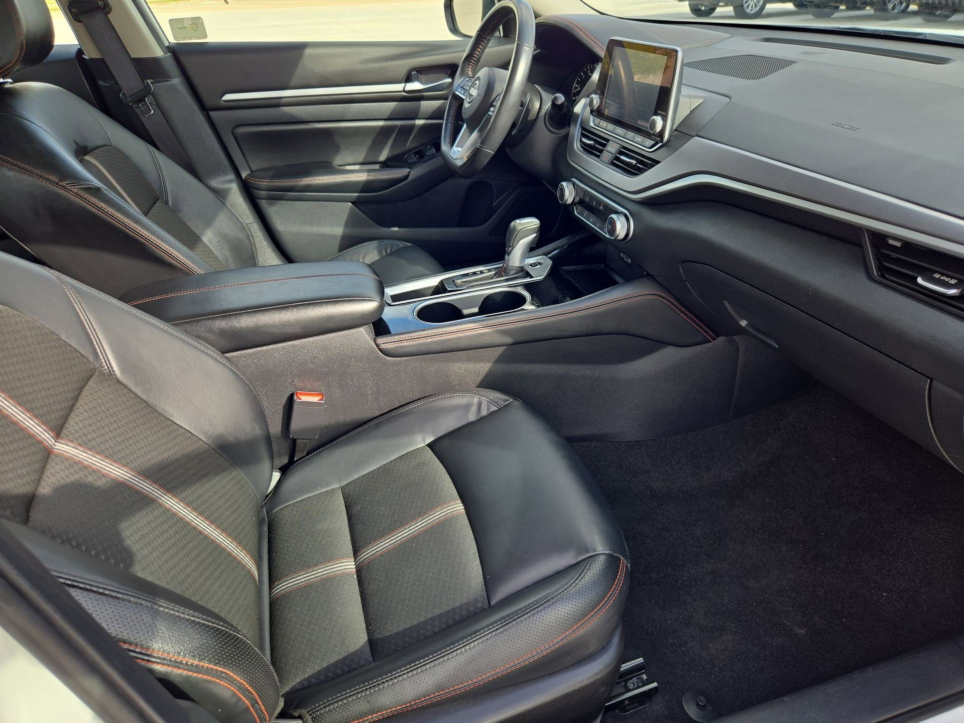 Used 2025 Nissan Altima 2.5 SR image 30