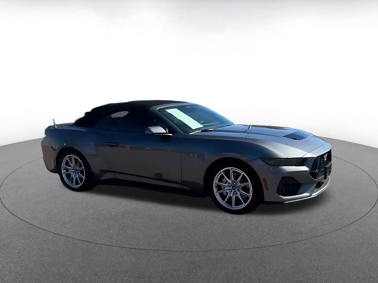 Used 2025 Ford Mustang GT Premium RWD image 2