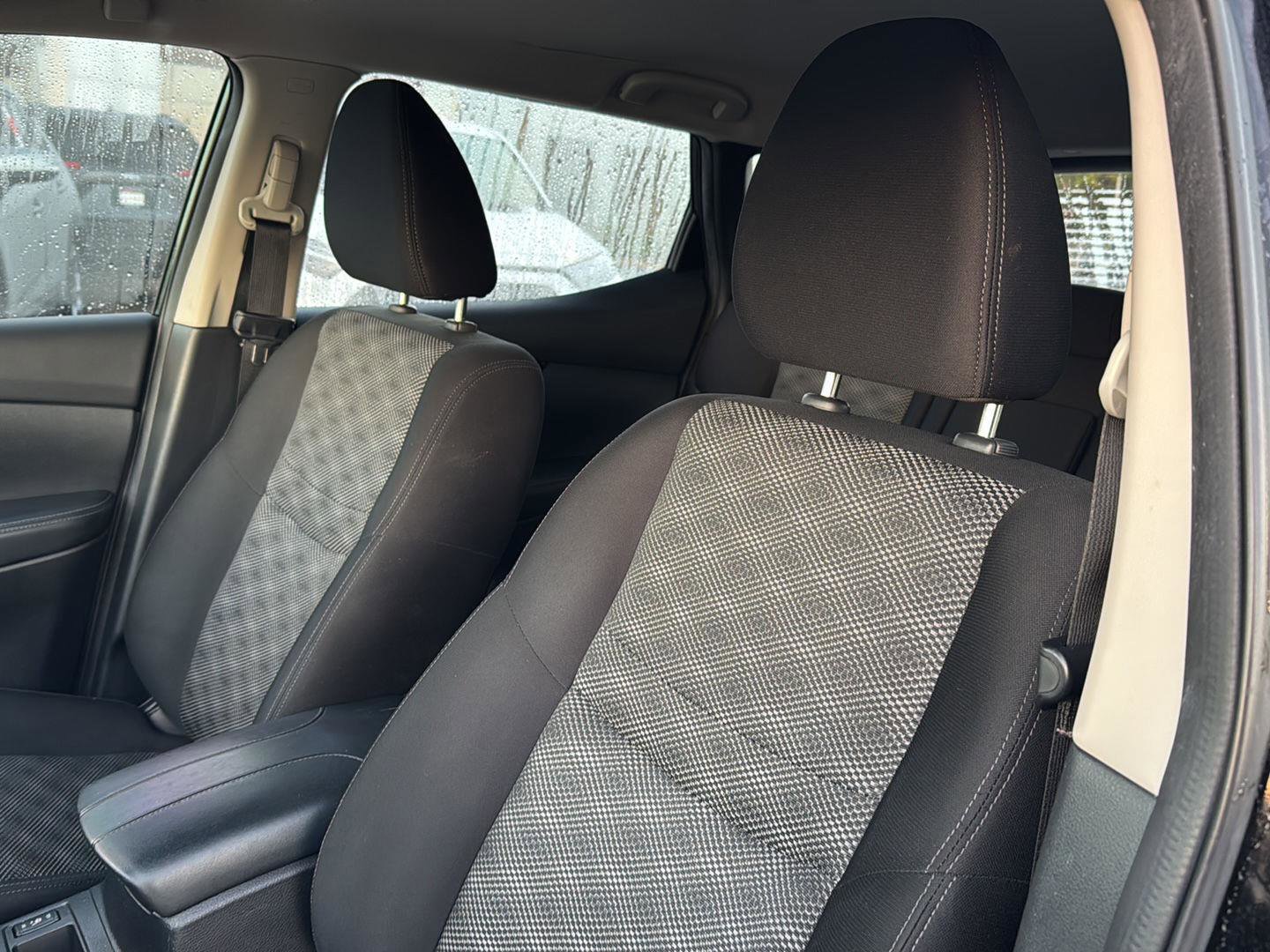 Used 2021 Nissan Rogue Sport SV image 26