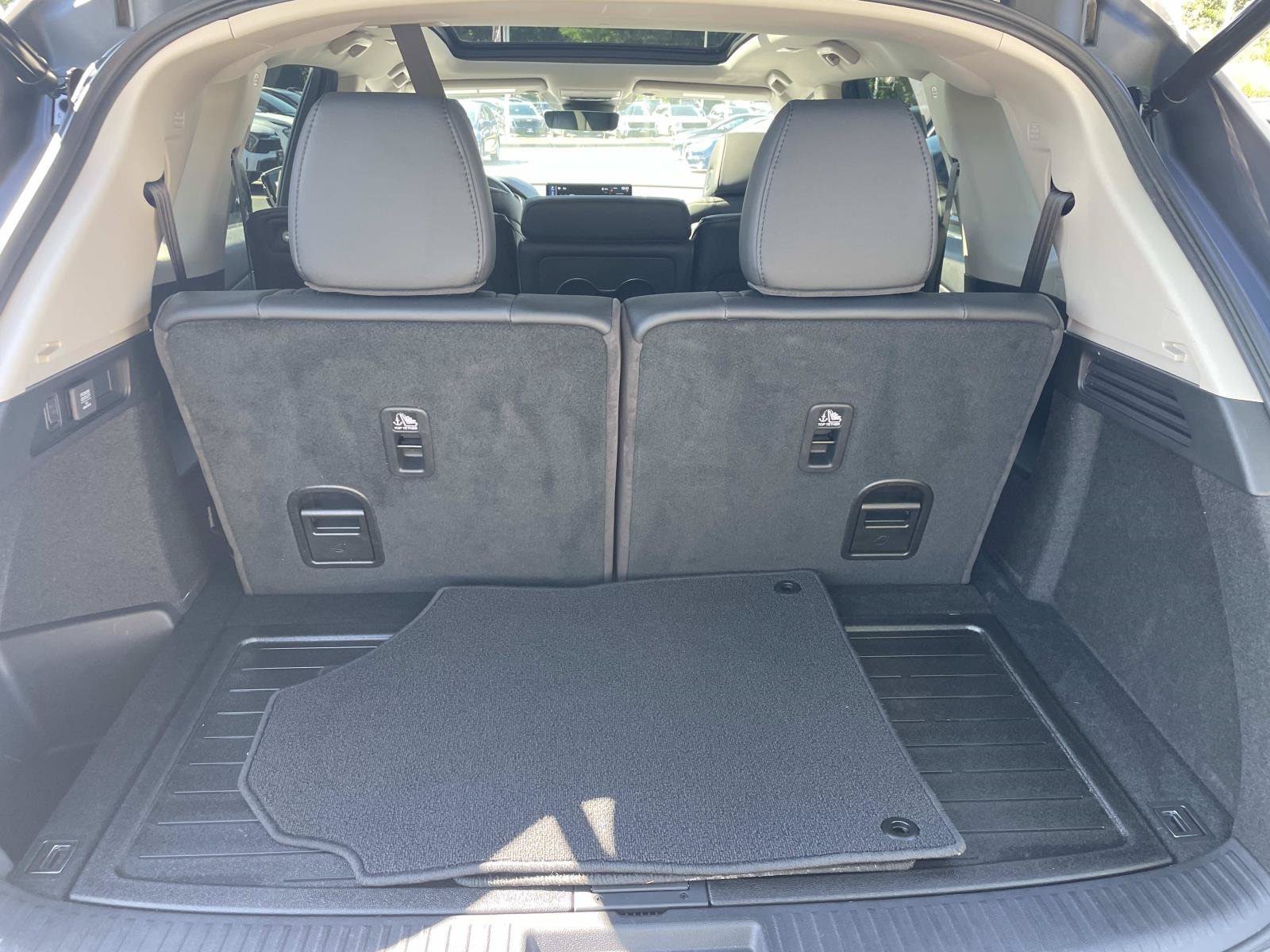 Used 2025 Acura MDX SH-AWD image 6