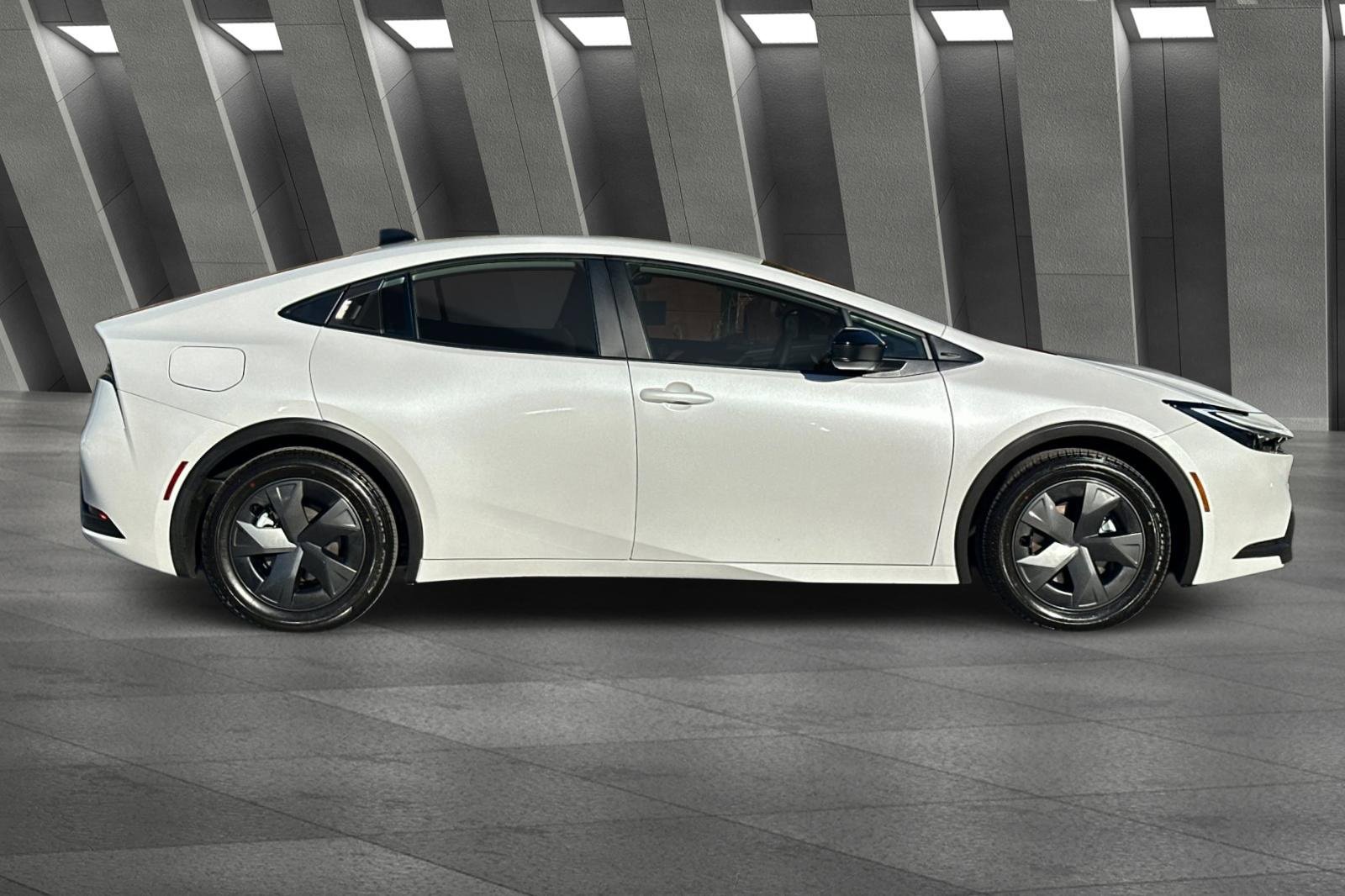 Used 2026 Toyota Prius Plug-In Hybrid image 12