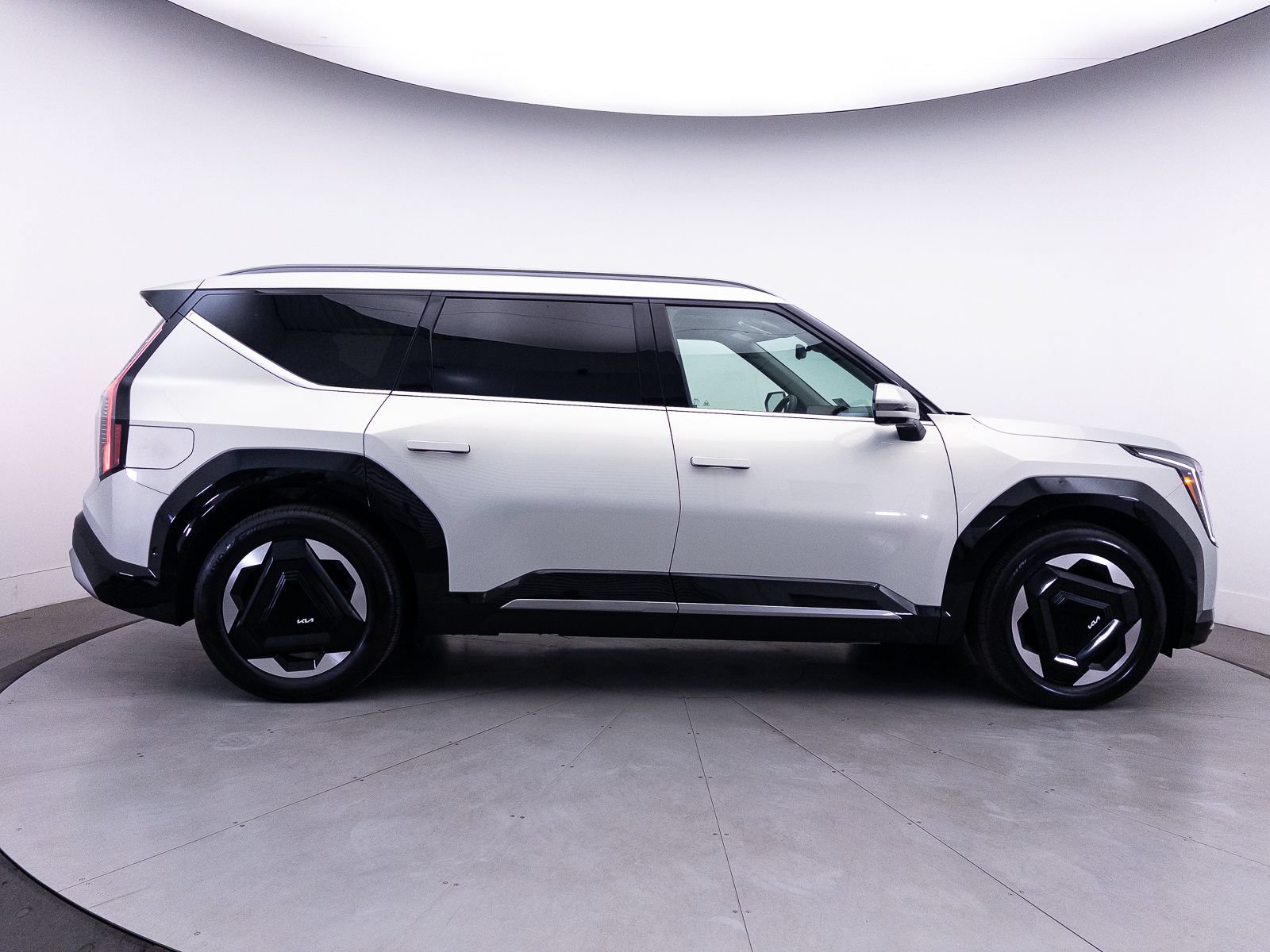 Certified 2024 Kia EV9 Land AWD/4WD image 48
