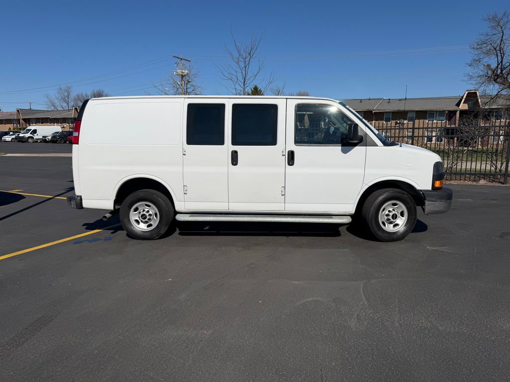 Used 2024 GMC Savana 2500 w/ Driver Convenience Package image 9