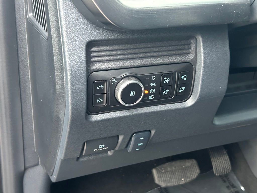 New 2026 Ford F250 Lariat w/ Black Appearance Package image 41