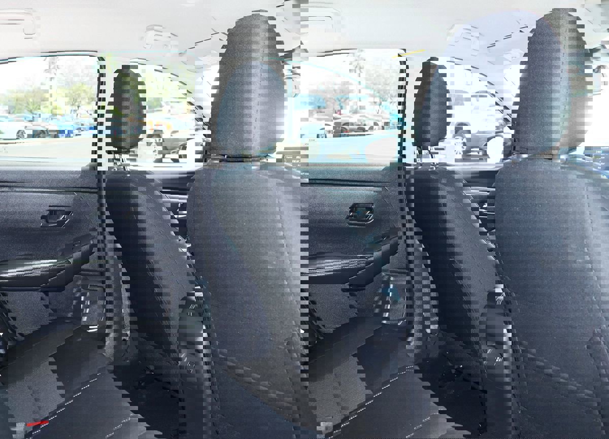 Used 2025 Nissan Sentra SV image 28