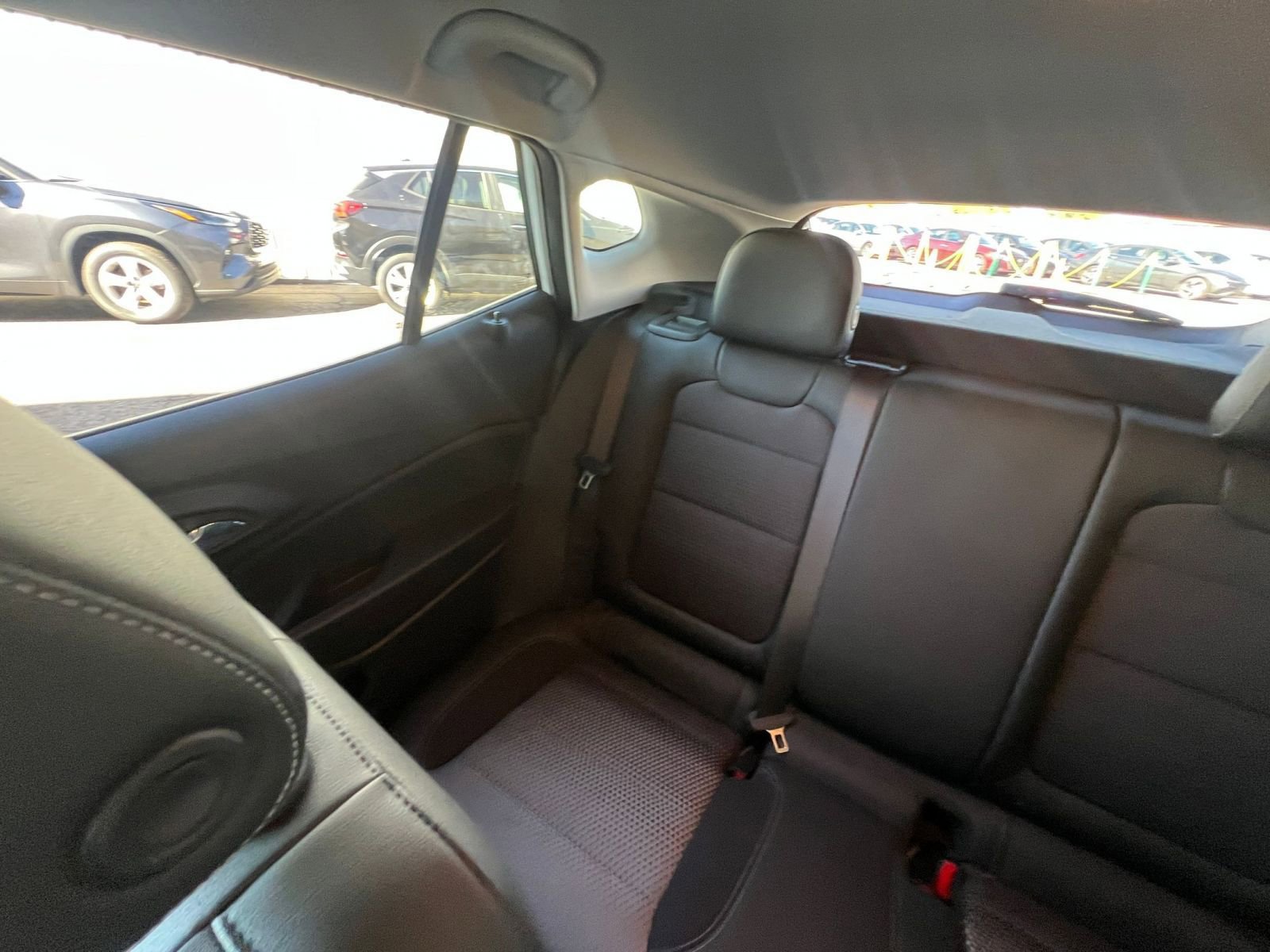 Used 2025 Chevrolet Trax LT FWD image 39