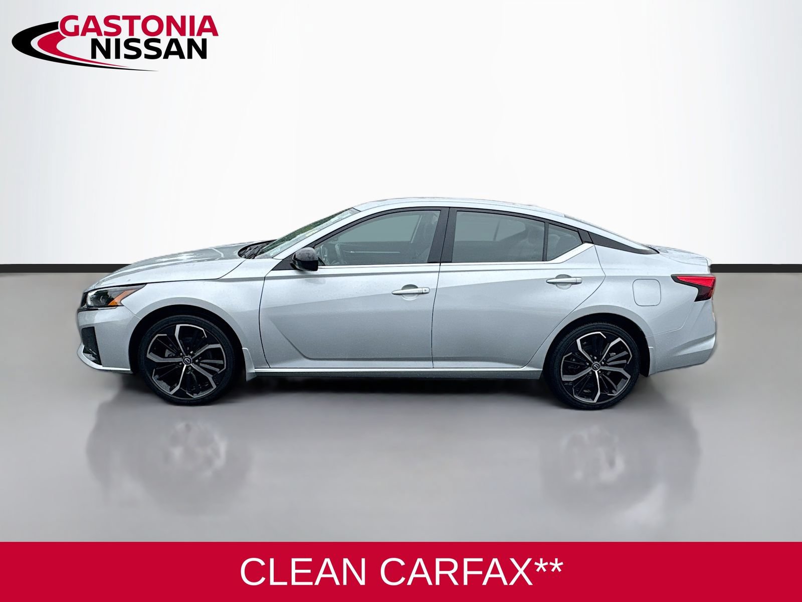 Used 2023 Nissan Altima 2.5 SR AWD/4WD image 5