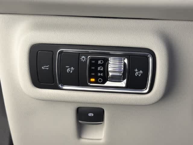 New 2026 Lincoln Nautilus Premier AWD/4WD image 11