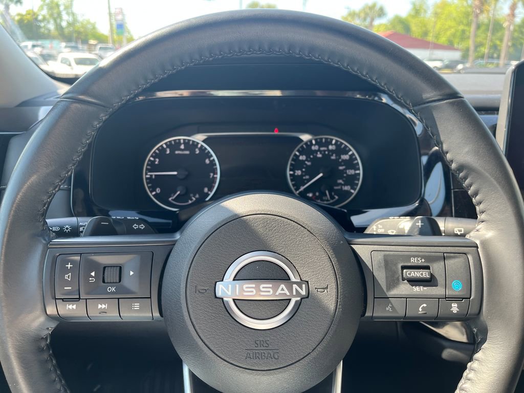 Used 2024 Nissan Pathfinder SV FWD image 13