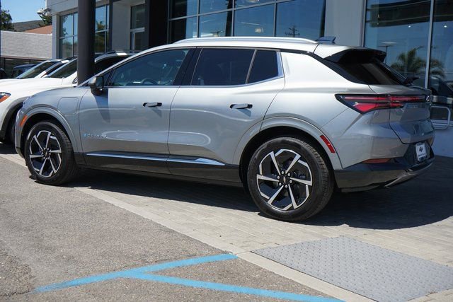 New 2025 Chevrolet Equinox EV LT image 6