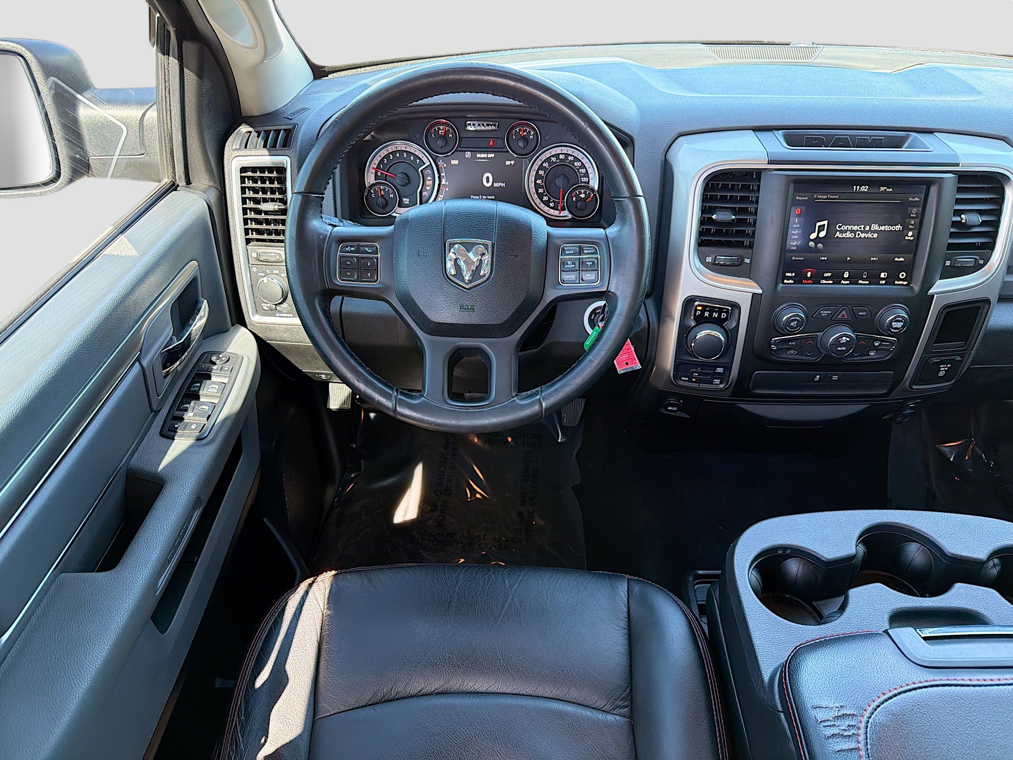 Used 2019 RAM 1500 Classic SLT w/ Luxury Group image 15